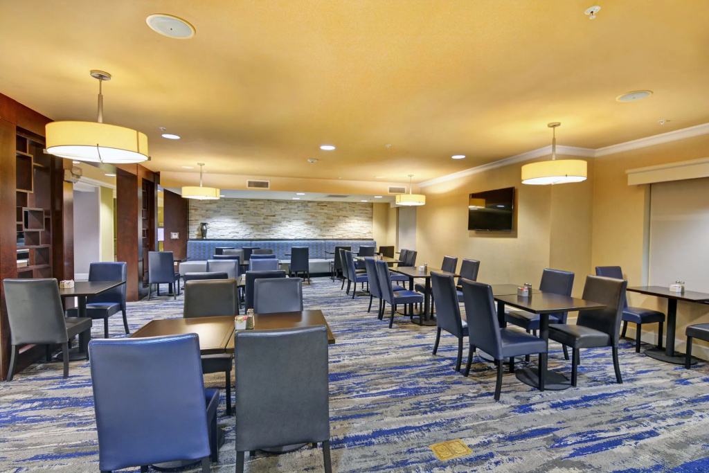 Embassy Suites Valencia
