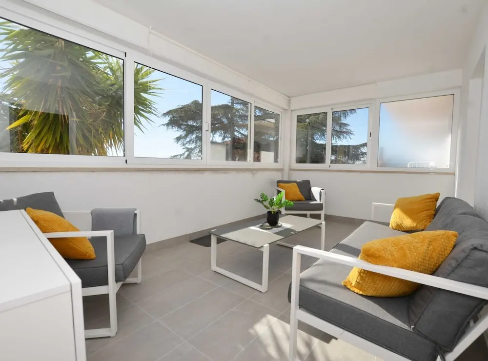 Tranquil and Bright Apartment With Loggia