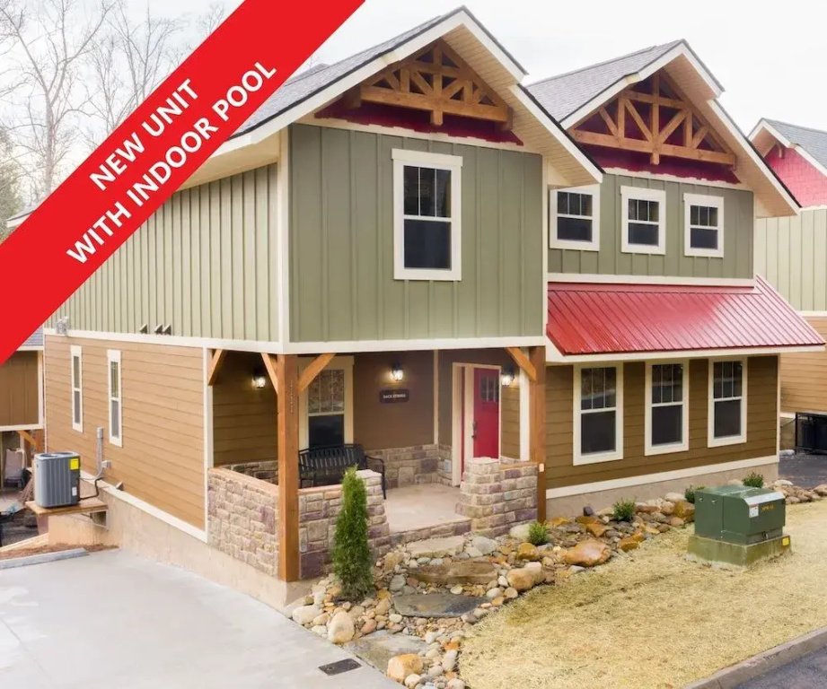 Gone Swimming 4 Bedrooms 4.5 Bathrooms Cabin