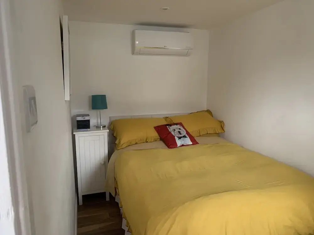 Lodge , air con , Free Parking , Mini bar