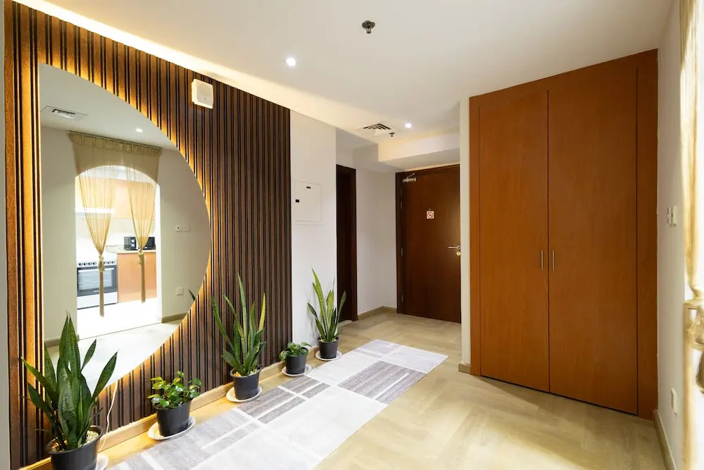 SuperHost - Tranquil Oasis in the Heart of Dubai Lakepoint N2