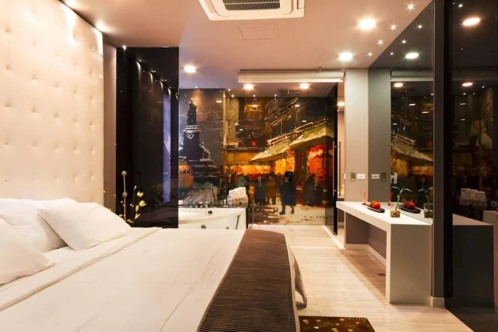 Ultra Luxury 2 Bed Loft in Lleras