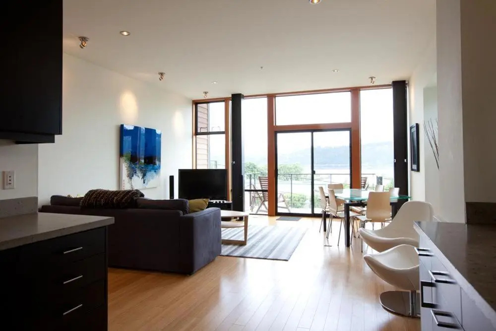 Bridge View Loft 3 Bedrooms 2 Bathrooms Townhouse