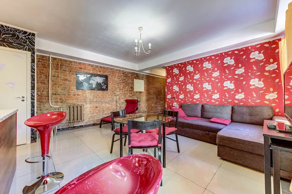 Home4day Apartment on Griboyedov Canal