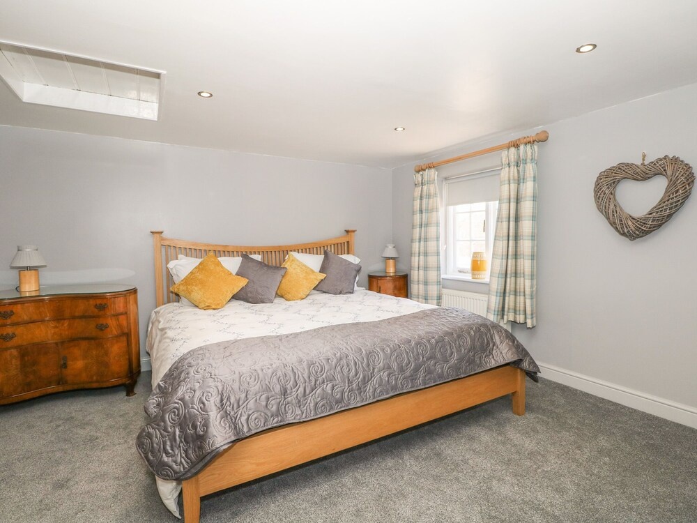 1 Baytree Cottage