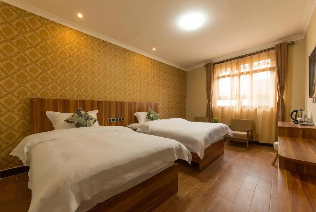 Shangri-La Lamtin Youth Hostel