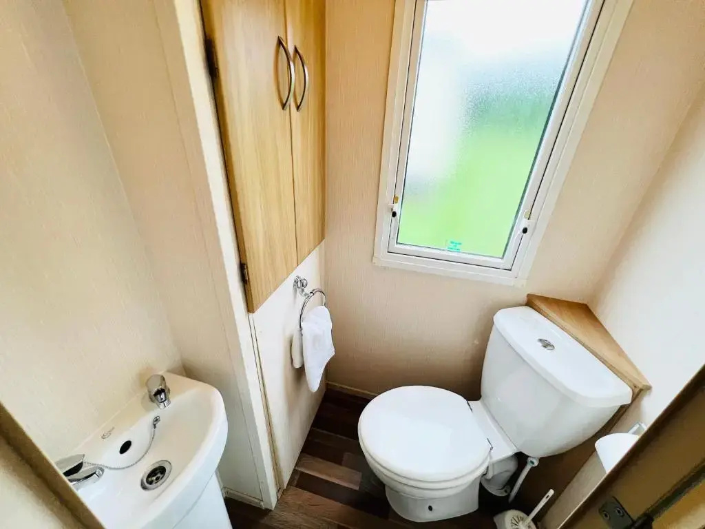 Luxury 2 Bedroom Caravan LG39, Shanklin, Isle of Wight