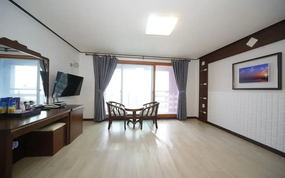 Yangyang Sunrise Hotel