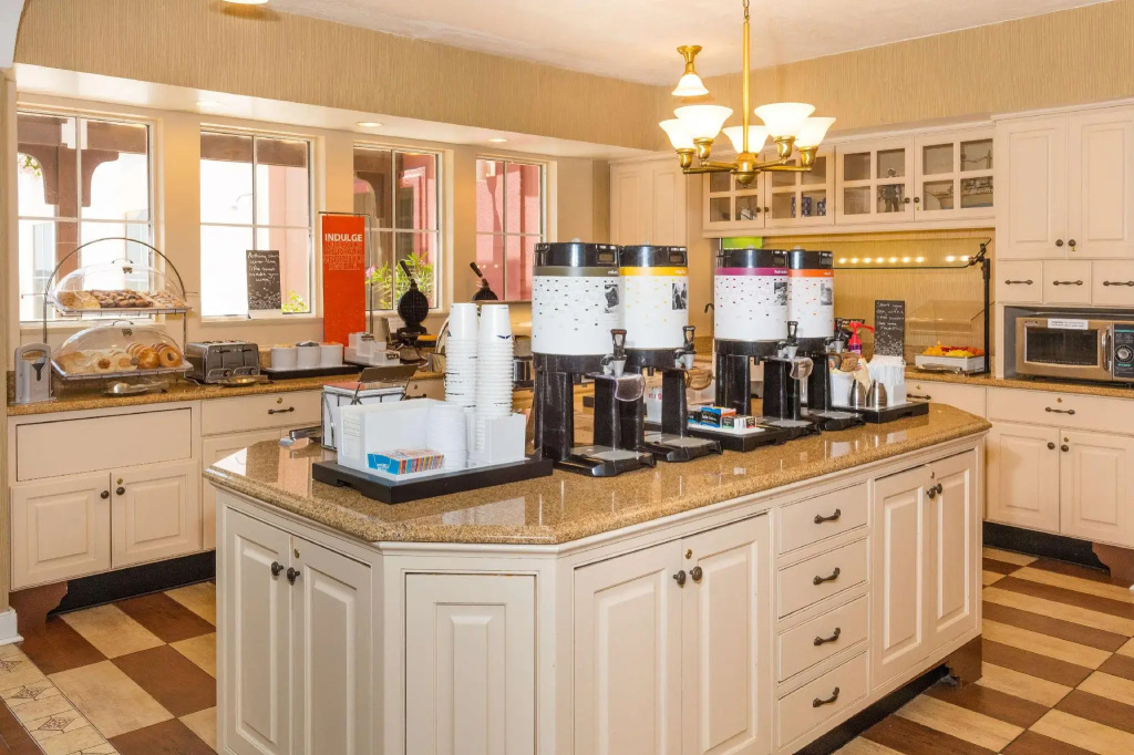 Hampton Inn & Suites Amelia Island-Historic Harbor Front