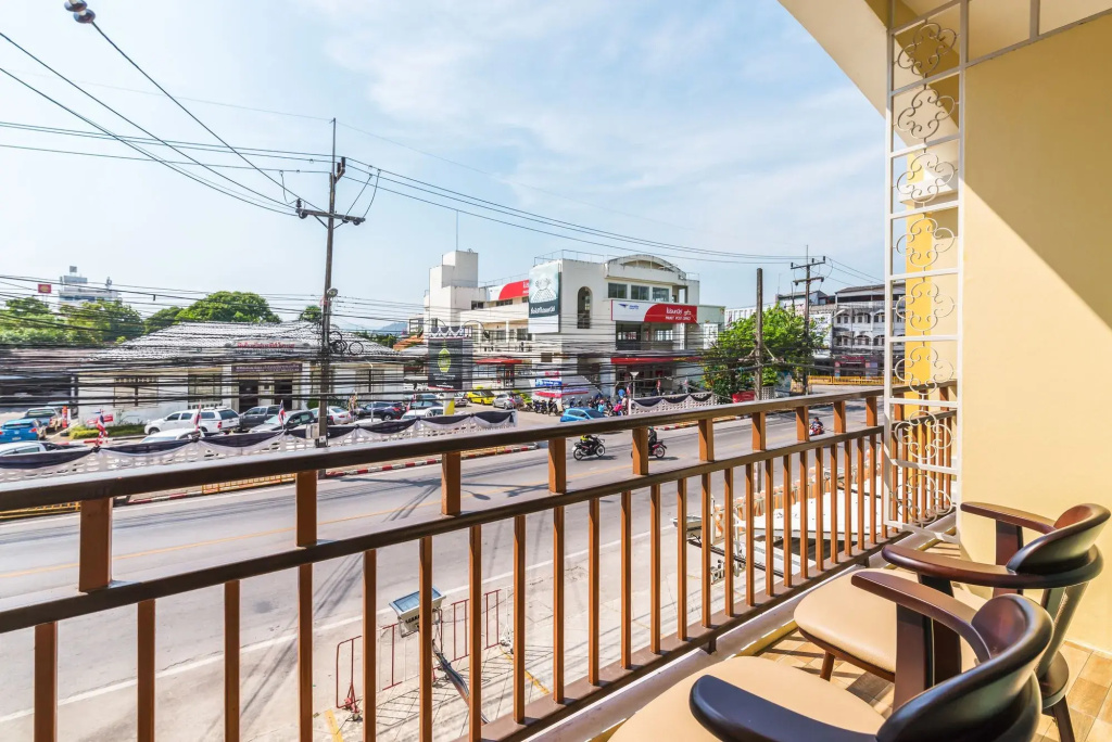 Le Hua Hotel