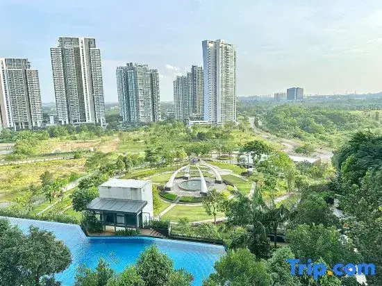 Elysia Park Residence Medini by Stayrene