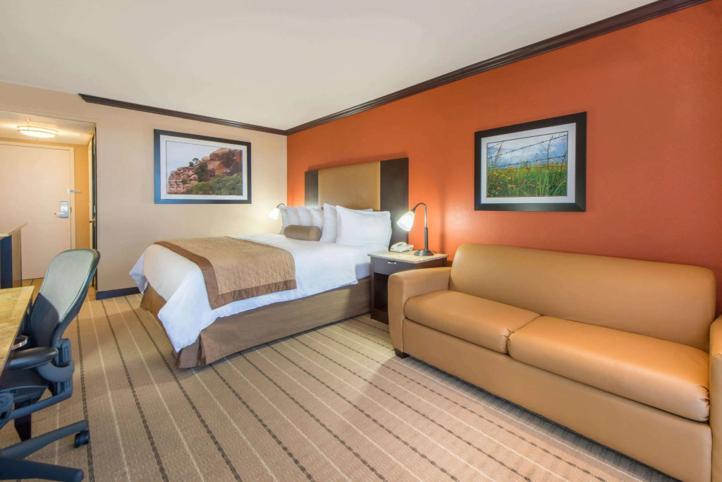 Wyndham Garden Oklahoma City Resort & Conference Hotel Near Airport, Fairgrounds Paycom & I40