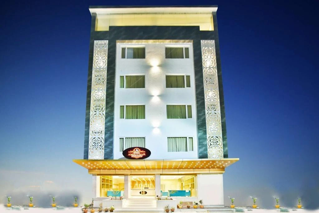 Hotel Amritsar International 2 min walk from Amritsar Bus Stand