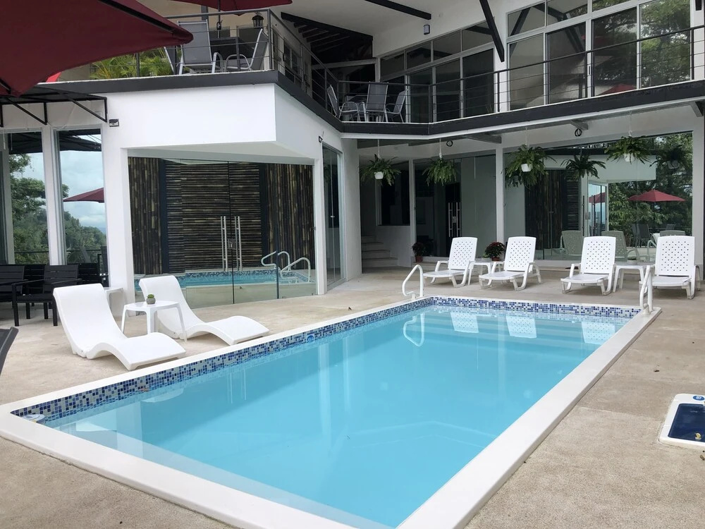 Vista Ocean Suites