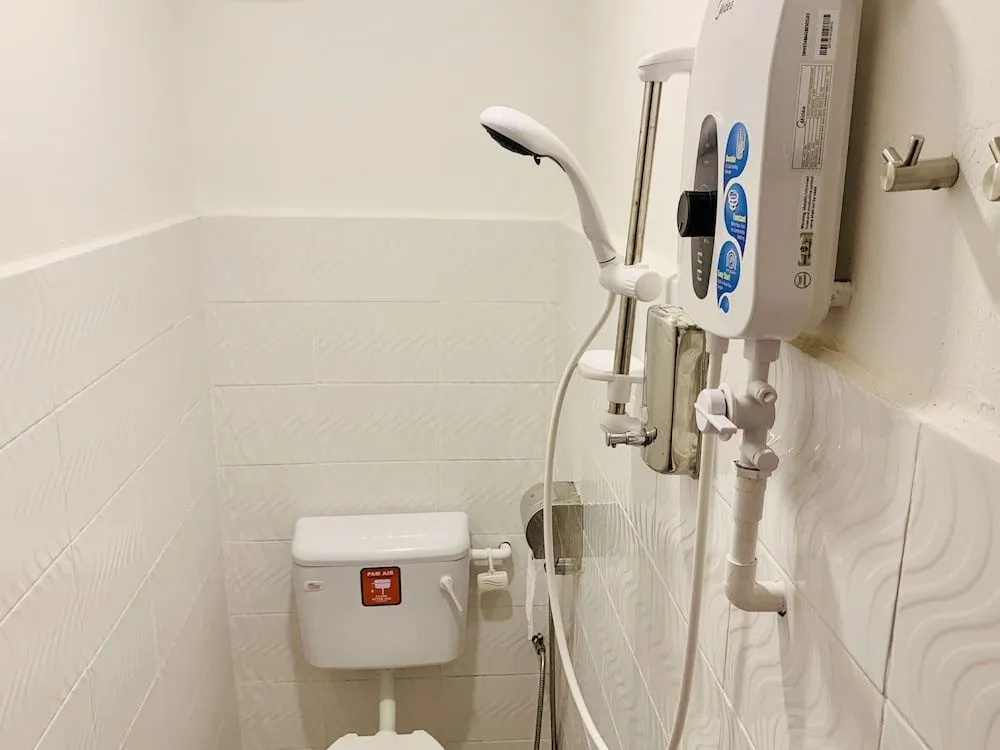 SPOT ON 89900 Jesselton Capsule Inn
