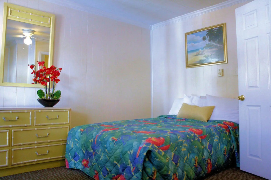 The Burgundy Inn Hotel and Apartments
