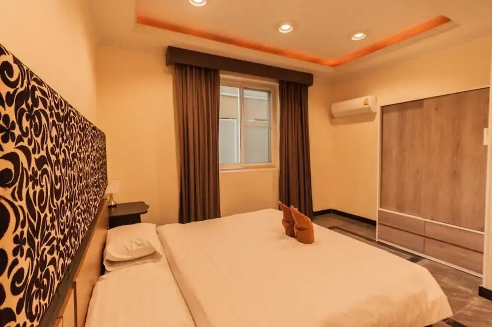 Jomtien Palace Pool Villa By Pattaya Sunny Rentals