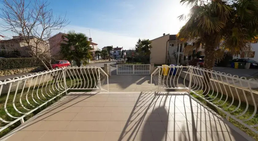 Star Apartments