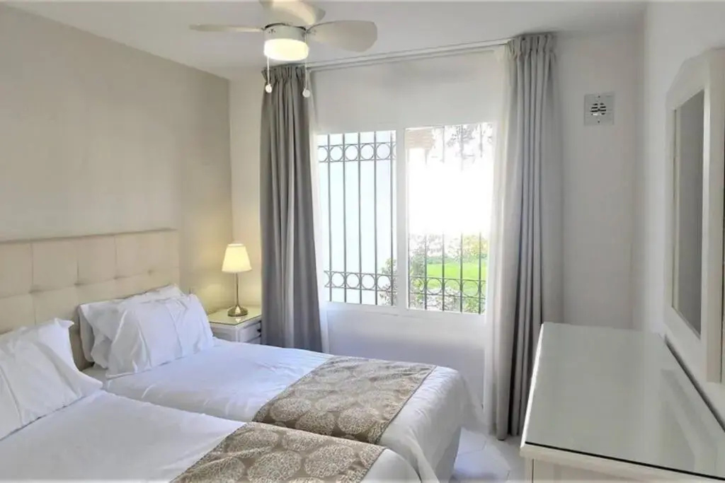 Quiet 2 bedroom apartment-Sleeps up to 6