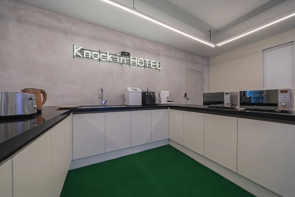 Knock In Hotel Daejeon by Annk