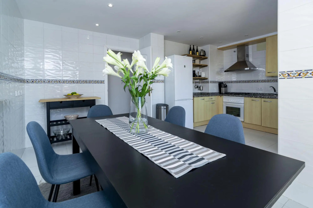 La-Beautiful 3 Bedroom Penthouse Close To Sea
