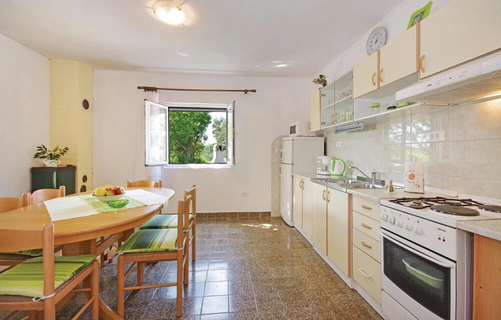 Awesome Home in Sucuraj With Wifi and 2 Bedrooms
