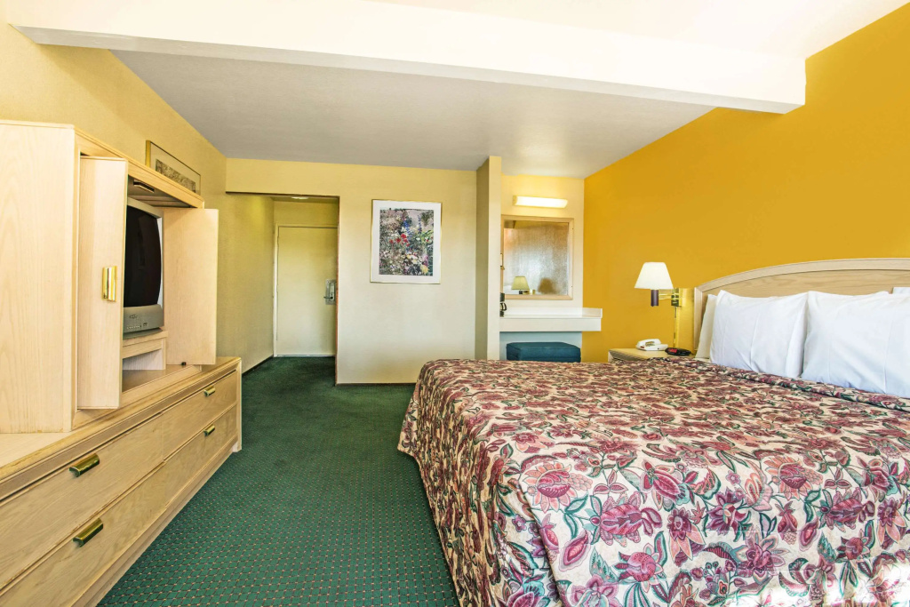 Travelodge by Wyndham Turlock
