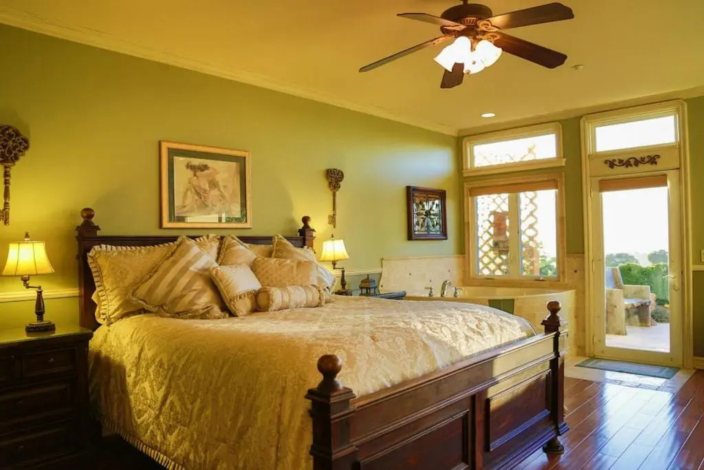 High Ridge Manor