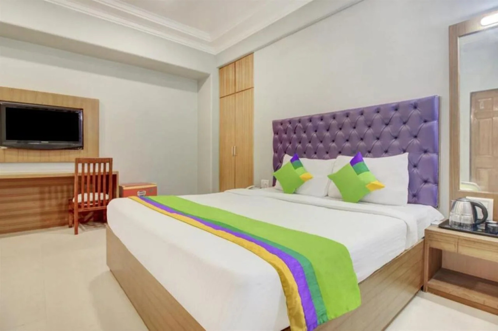 FabHotel Cruz Royale - Nr- Bandra West