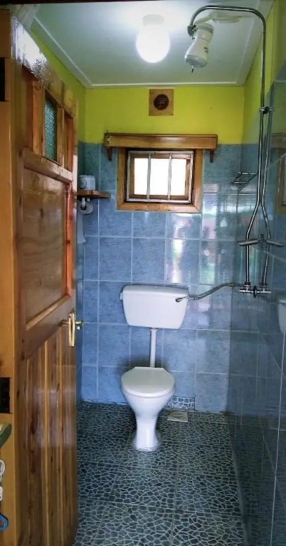 Too Guest House