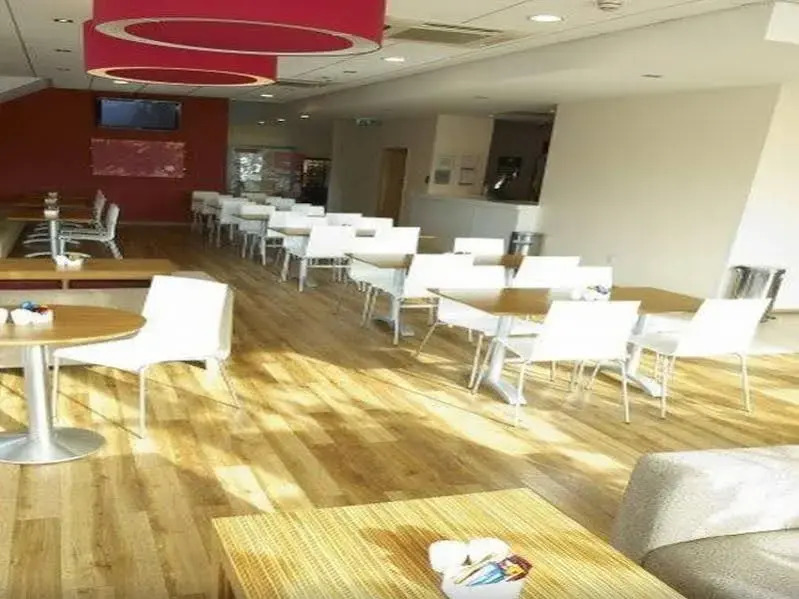 Travelodge Cardiff Atlantic Wharf Hotel