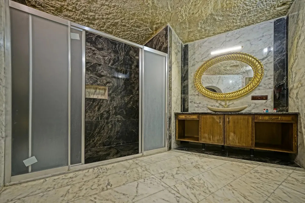 Kayatas Cave Suites