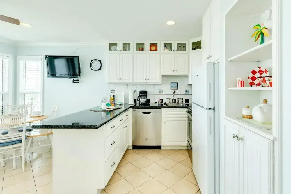 Beautiful Blue Heron Sleeps 6 Great Views