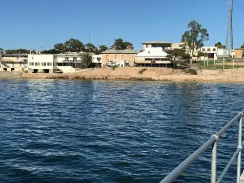 Beachside & Jetty View Apartment 6 - Captain's Apt