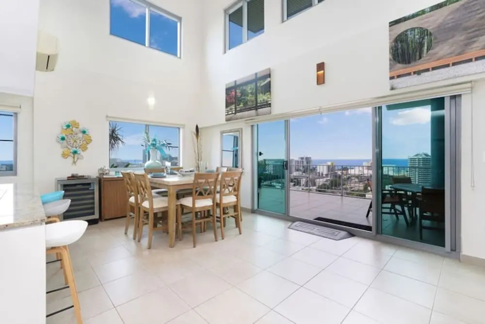 Pinnacle Penthouse Escape Panoramic Views Pool