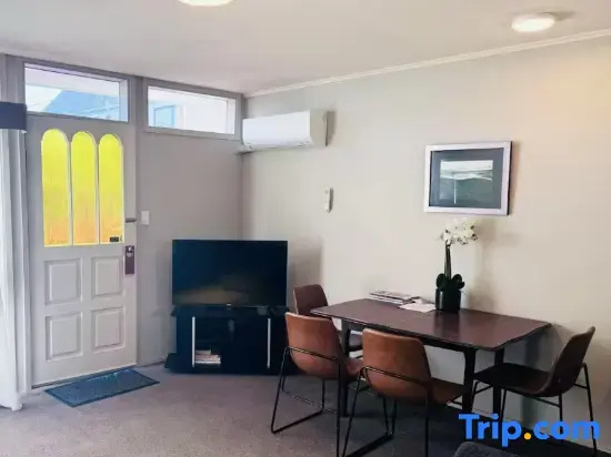 Merivale Court Family Suit(2bedr)-Unit 1