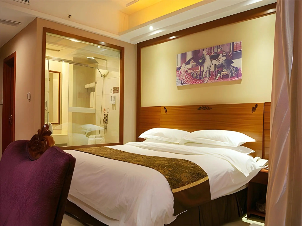 Vienna International Hotel Shanghai Disneyland Tour Shop