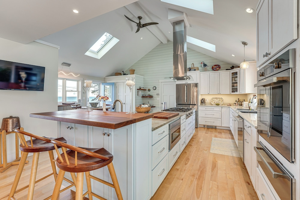 u003c 1 Mi to Port Clyde Village: Modern Retreat