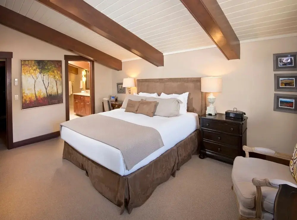 Premier Mountainside 2 BR Condo at Lodge at Vail by RedAwning - Save 20% on 7+ Nights!