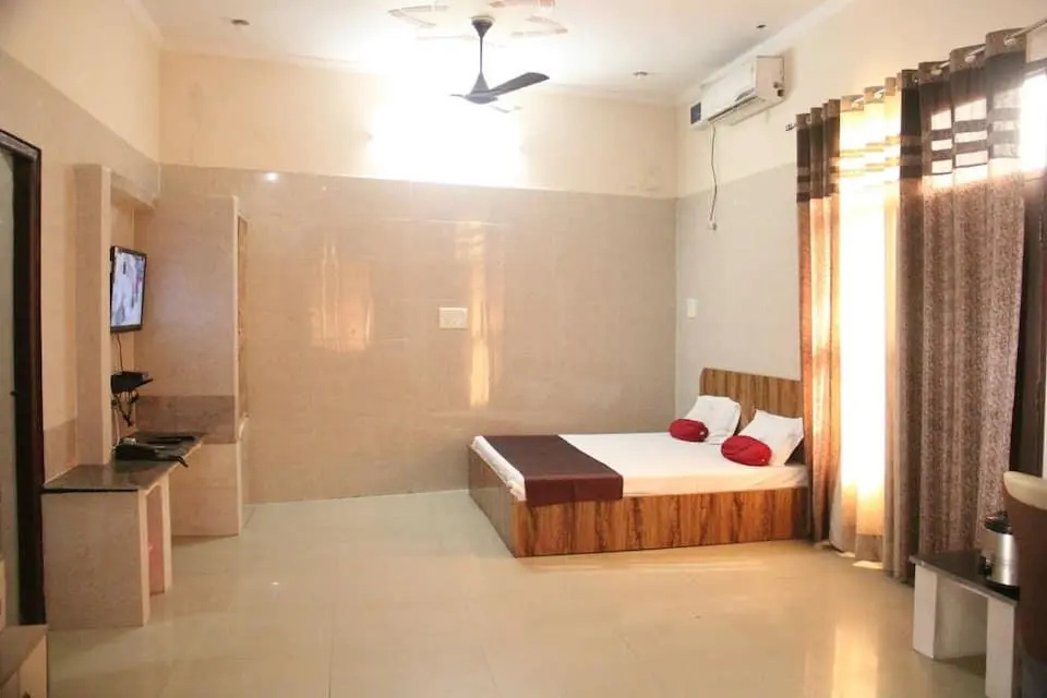 New Subhash Guest House