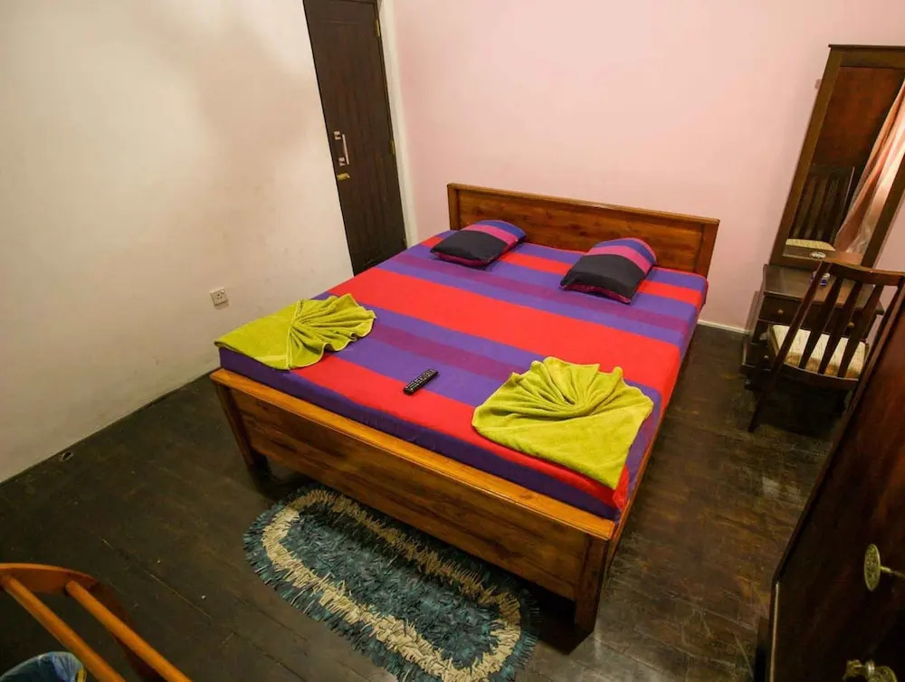 Yoho Solid Hotel Borella