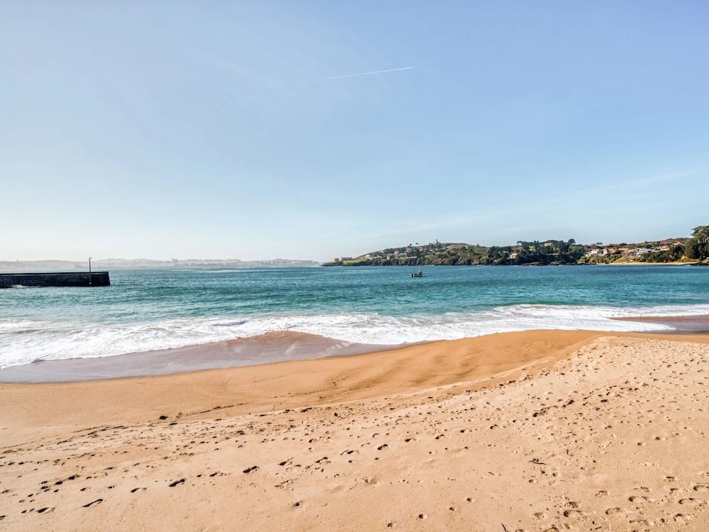 Nice Apartment With Spacious Terrace and Beautiful Views of the Atlantic Ocean