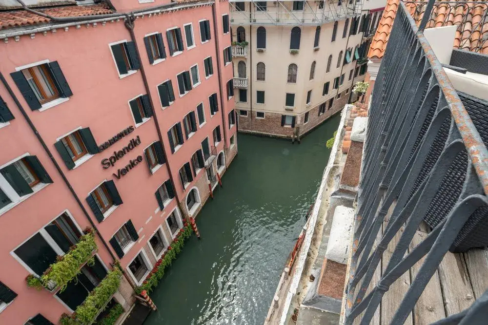 Ve.NI.Ce Cera Casa Dolce Vita