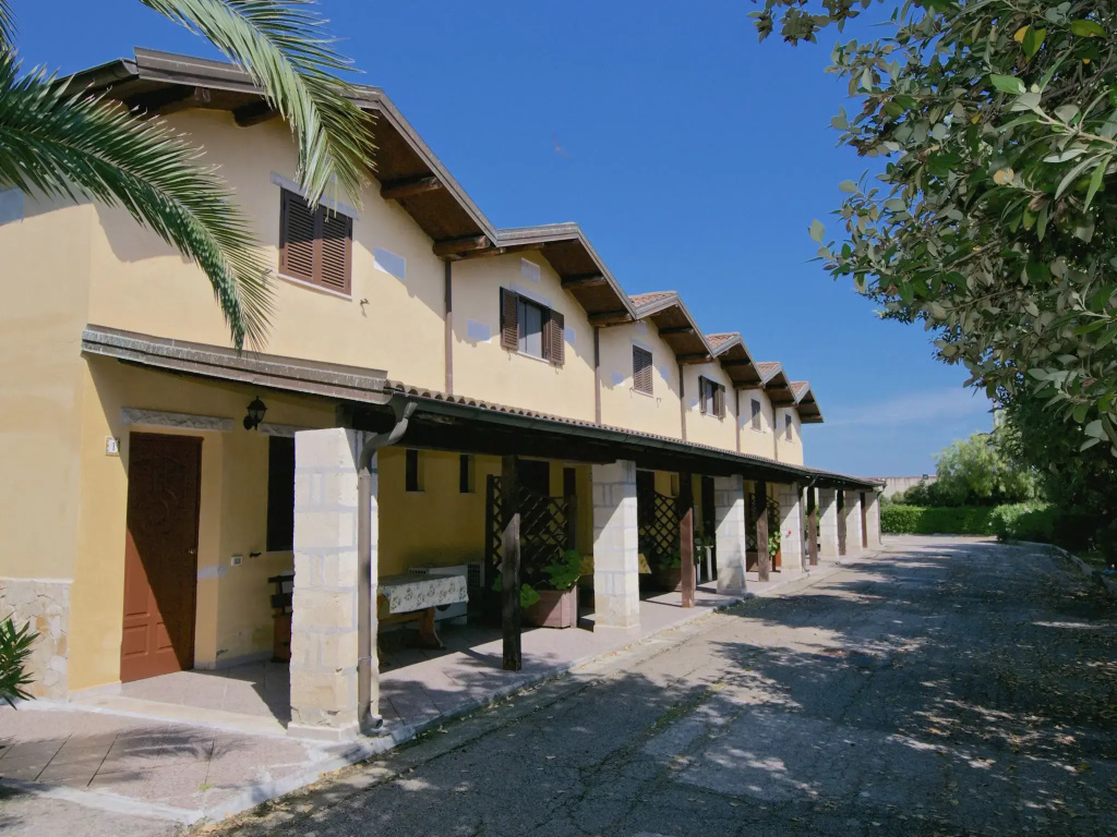 Fabulous Holiday Home in Trinitapoli with Swimming Pool