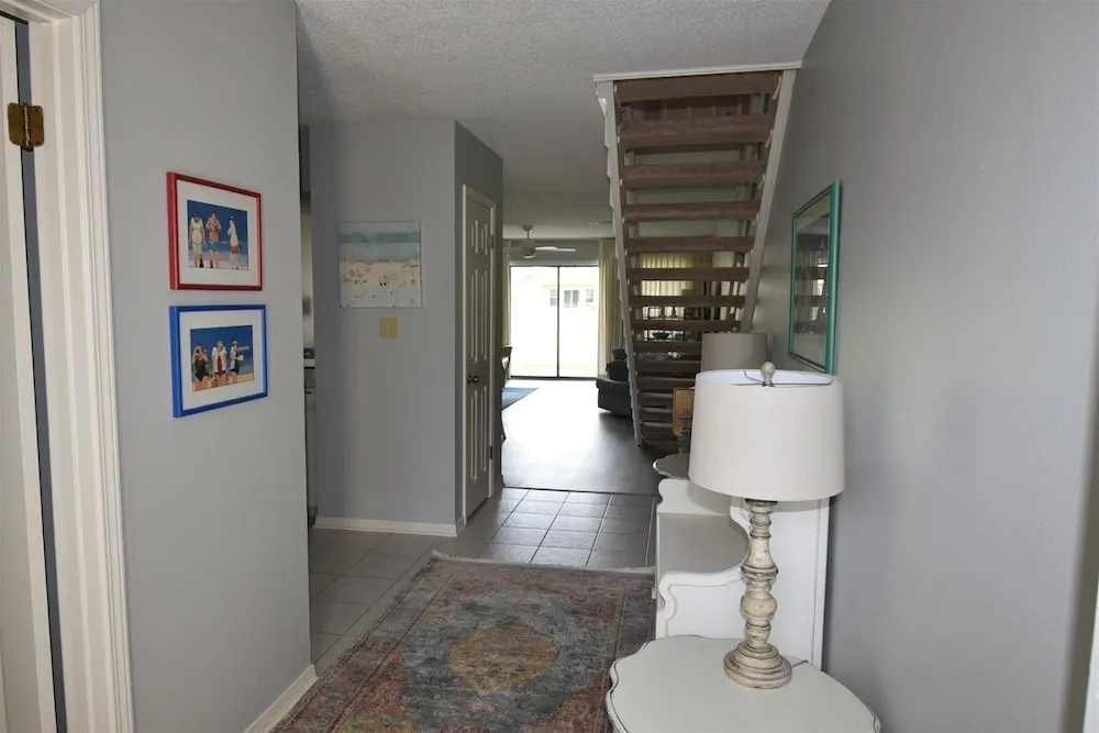 2 B, Three Bedroom Townhome