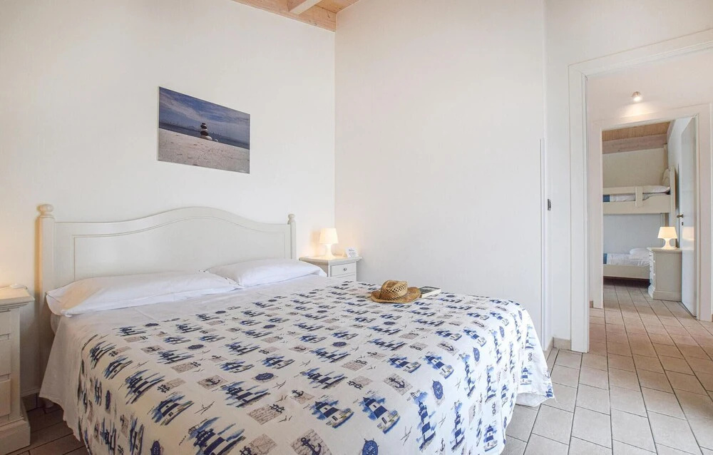 2 Bedroom Lovely Home In Torrenova