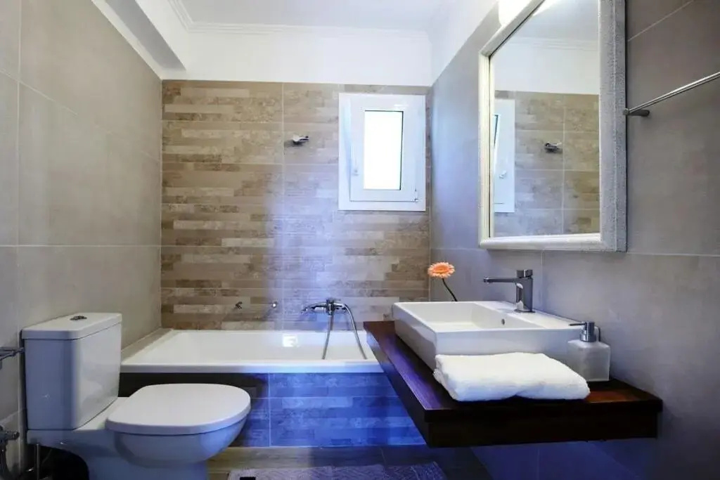 Villa Melias, luxurious villa with superb view of the islands, 400 m from the sea