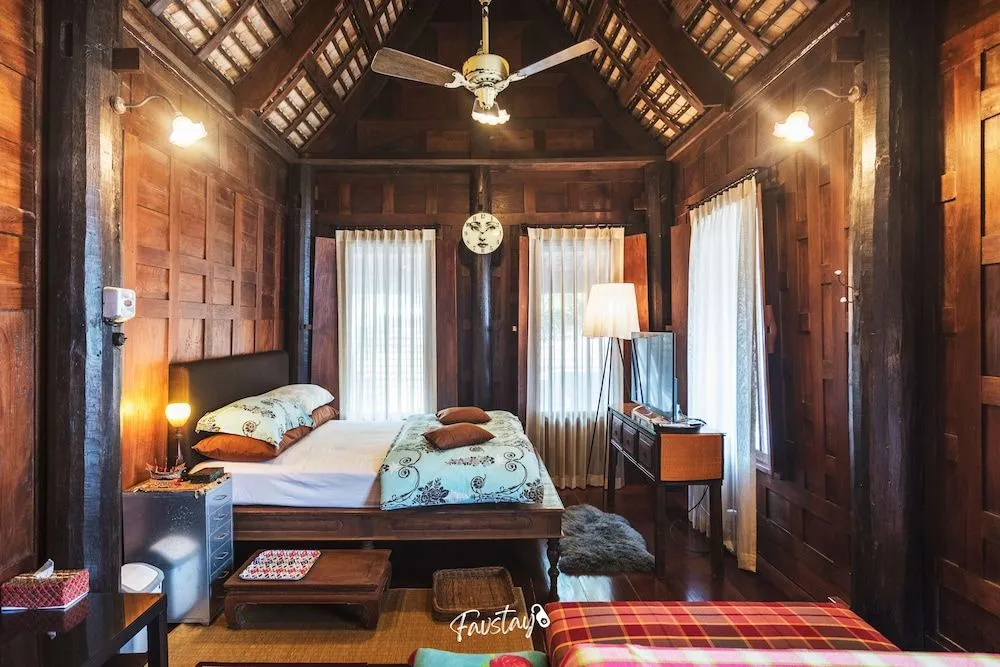 Baan Mahabhirom by Favstay