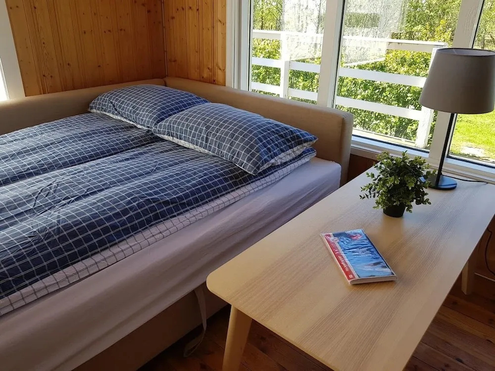 Eyja Mörk & Bubble Bedroom