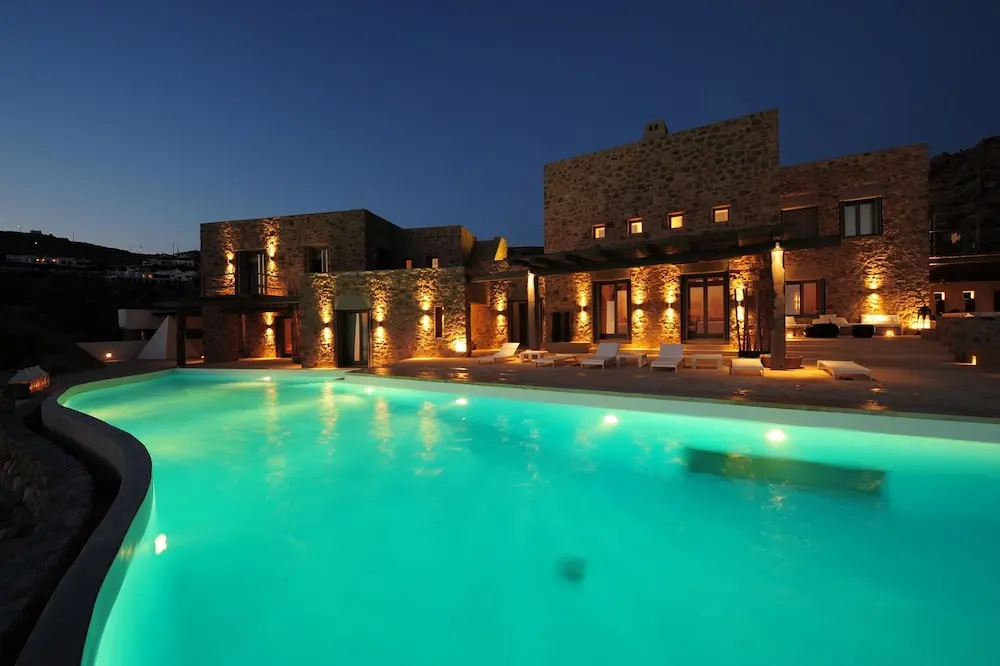 Etoile in Tourlos With 7 Bedrooms and 9 Bathrooms